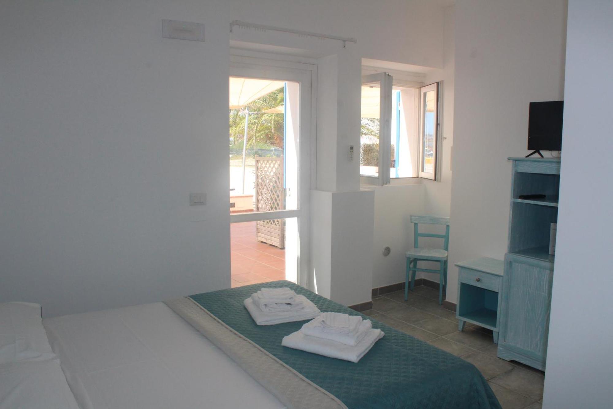 Vel Mari - Rooms On The Beach อาลเกโร ภายนอก รูปภาพ